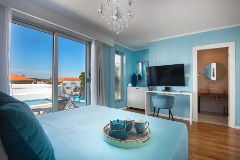 Standard King Room